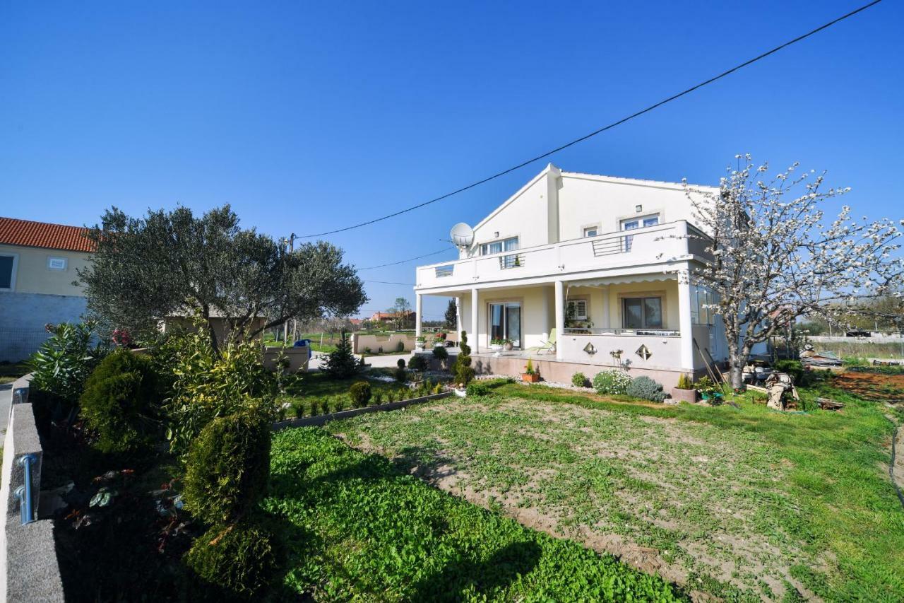Hotel Apartman Novokmet-Crno Zadar Exterior foto